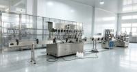 La machine de remplissage multifonctionnelle convient aux liquides à faible viscosité dans les produits alimentaires, les détergents et les produits de soins personnels.