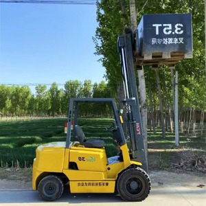 <b>Used</b> TCM 3T Diesel Powered <b>Pallet</b> Truck Japanese Brand Internal Combustion Engineering Construction Machinery Internal Use 4WD - Product Image 2