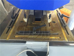 DDM marque Fer travailleur Q35Y-30 poinçonneuse machine à cintrer universelle hydraulique ferronnier - Product Image 6