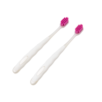 Brosse à dents manuelle pour adultes avec manche en plastique de haute qualité, poils moyens, nettoyage en profondeur, pour pack familial, vente en gros
