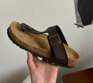 Birkenstocks Pantoufles d'été en cuir personnalisées de luxe Sabots allemands de haute qualité avec semelle extérieure en Tpu Semelle en liège Glissades pour hommes et femmes - Product Image 3