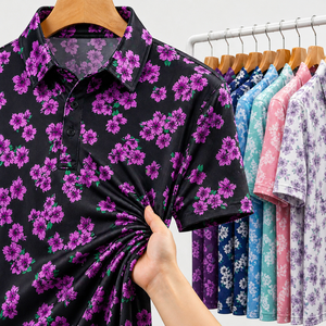 Camisa polo floral llamativa para hombre con logotipo de diseñador personalizado, estampado de flores moradas, top negro de verano - Product Image 1