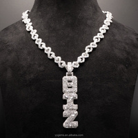 Lettres personnalisées Long pendentif Baguette Moissanite 925 argent Sterling plaque d'or Hip Hop mode Vertical pendentif collier hommes