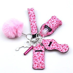 Ensemble de <span class=keywords><strong>porte</strong></span>-clés sifflet d'extérieur 7-en-1 avec étui en cuir PU et breloque <span class=keywords><strong>pompon</strong></span>, <span class=keywords><strong>porte</strong></span>-clés multifonction - Product Image 4