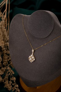 จี้เพชรทรงกลมเจียระไนแบบบริลเลียนท์ 1.29 กะรัต ทำจากทองคำขาวแท้ 14K แบบสั่งทำพิเศษ |   เพชรทรงกลมเจียระไนแบบบริลเลียนท์ที่สร้างขึ้นในห้องปฏิบัติการ - Product Image 4