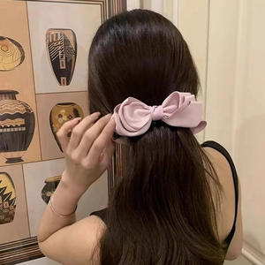 Pince à cheveux banane en satin français avec nœud, antidérapante à dents, pour queue de cheval torsadée, en plastique et tissu, accessoire de fête - Product Image 2