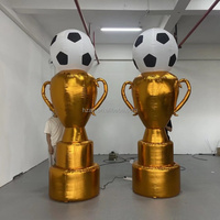 Trophée gonflable géant avec coupe de championnat de football ou de soccer pour la publicité sur le thème du sport et autres événements