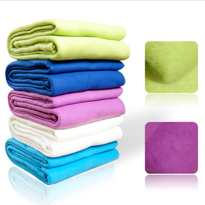 Échantillon gratuit de couvertures emballées maison en polyester blanc confortable et de qualité supérieure - Product Image 2