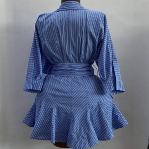 Moda Europea y Americana para Mujer, Verano 2026, Nuevo Estilo, Camisa Irregular con Cuello, Rayas Azules y Blancas, y Cintura Ajustable - Product Image 2