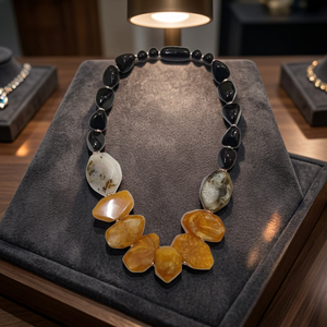 Collier court unisexe tendance en résine faite à la main, perles épaisses colorées, avec fermoirs à vis, style géométrique indien, PNM Overseas - Product Image 4
