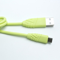 Pabrik Harga Rendah Kabel USB Ke Mikro Silikon Cair Warna-warni dengan Hitam Biru Hijau Dll untuk Android Xiaomi Huawei