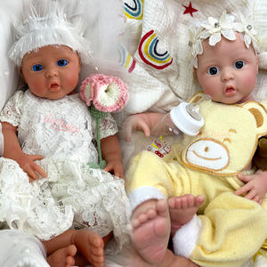 Muñecas Reborn de Silicona Suave de Cuerpo Completo para Niñas, Piel Pintada en 3D, Muñeca de Colección de 17 Pulgadas, Realista y Anatómicamente Correcta - Product Image 1