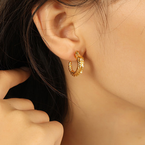 Boucles d'oreilles en forme de tête de dragon de style chinois, en or, unisexes, à porter au quotidien - Product Image 4