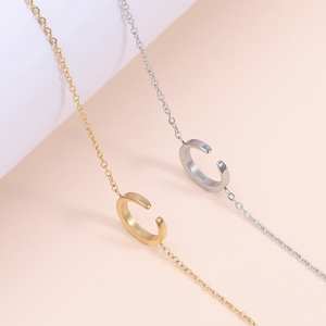 Pulsera de Mujer con Dije de Luna de Acero Inoxidable, Diseño Nuevo y de Alta Calidad 2024 - Product Image 4