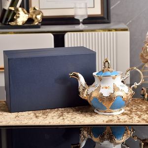 Ensemble de vaisselle luxueux de style nordique avec un sucrier doré et une théière, idéal pour offrir en cadeau. - Product Image 2