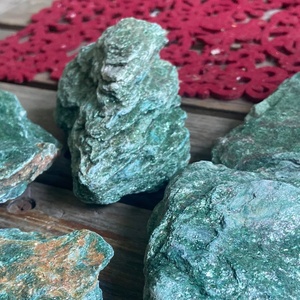 Mica Verde Natural al por Mayor, Piedra en Bruto, Cristal Crudo, Espécimen Mineral Curativo, Cristal Calmante para Chakras y Decoración del Hogar - Product Image 6