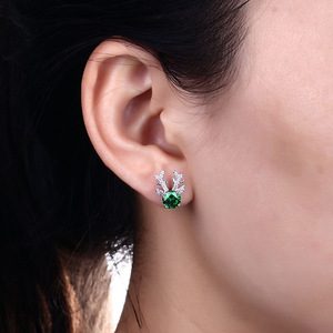 Orecchini a Perno Ispirati alle Corna di Cervo, Accento Scintillante, Elegante Gioiello da Donna, Regalo per le Feste - Product Image 4