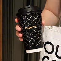 Logo personnalisé Gobelets en papier kraft jetables de luxe recyclables 8 10 16oz à carreaux Gobelets en papier de café chaud à double paroi et ondulation avec couvercle