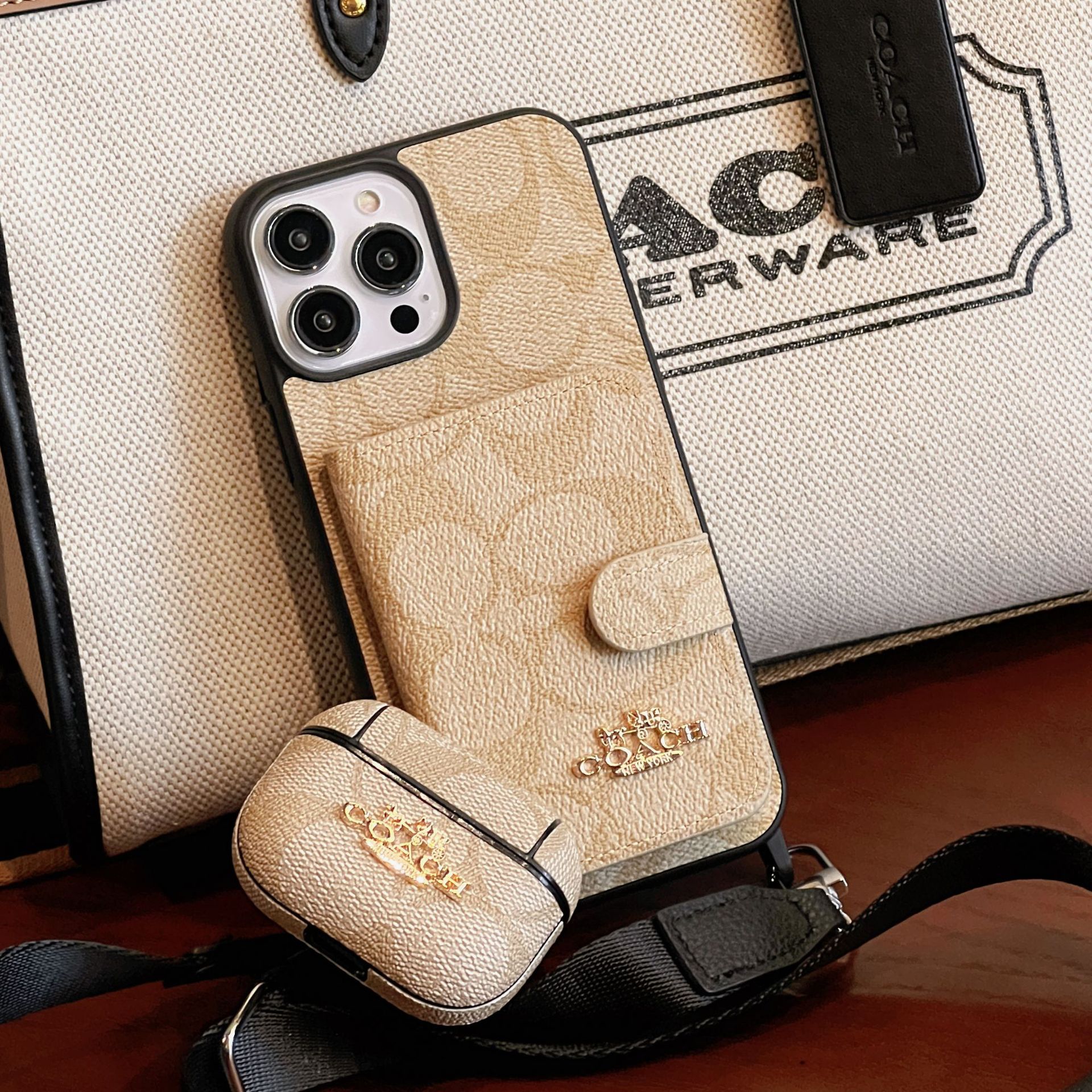 Khaki+Airpods 1/2