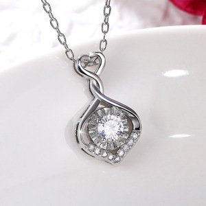 Ciondolo in argento con diamante e pietra centrale rotonda taglio brillante, gioiello romantico da donna per matrimonio XL309 - Product Image 1