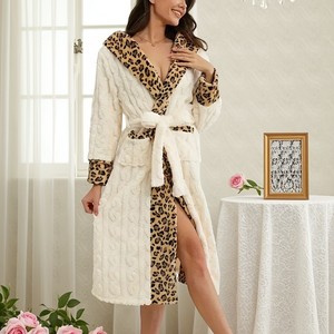 Nuovo <span class=keywords><strong>Pigiama</strong></span> Invernale Termico in Velluto Corallo con Stampa Leopardata per <span class=keywords><strong>Donna</strong></span>, Vestaglia Lunga per Casa e Bagno - Product Image 2
