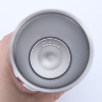 Gobelet isotherme à double paroi en acier inoxydable 304, couleur unie, avec paille, anti-fuite, sans BPA, portable pour voiture et extérieur, avec couvercle rabattable