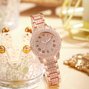 Britannique Moissanite Bijoux De Mode Dames Or Rose Montre Romaine Plein Diamant Motif Silicone Boucle Verre Fantaisie Montre Femme - Product Image 1