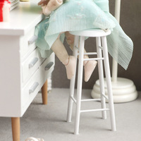 TERSEDIA Furnitur Miniatur Rumah Boneka Skala 1:12 dari Kayu Solid, Model Kursi Bar Buatan Tangan, Bangku Bundar Kecil