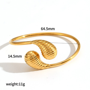 สร้อยข้อมือสเตนเลสสตีลทรงเกลียวทรงเรขาคณิตสำหรับผู้หญิงของขวัญเครื่องประดับระดับไฮเอนด์ - Product Image 5