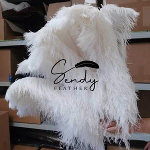 Plumes d'autruche blanches de haute qualité, grandes, de 24 à 26 pouces, pour la décoration de centres de table de carnaval, de festivals, de fêtes et de mariages (vente en gros) - Product Image 3