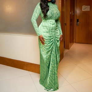 ชุดเซ็ตแฟชั่น 2 ชิ้น เสื้อแขนยาวตาข่ายสไตล์ใหม่สำหรับผู้หญิง พร้อมกระโปรงยาวทรงเข้ารูปจับจีบและลายพิมพ์ตัวอักษร - Product Image 1