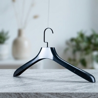Cintres à vêtements en plastique PP de luxe Jingcheng de haute qualité, écologiques, avec crochets en fer robustes, design antidérapant et gain de place