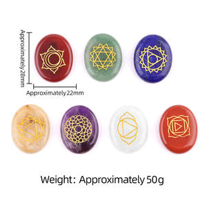 Piedras de meditación Seven Chakra-Discos de cristal pulido con símbolos sánscritos (juego completo) - Product Image 4