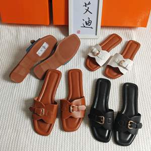 Sandalias de verano para mujer, de felpa suave, con colores mixtos, cálidas para exteriores, con hebilla, suela de goma, punta redonda, al por mayor - Product Image 2