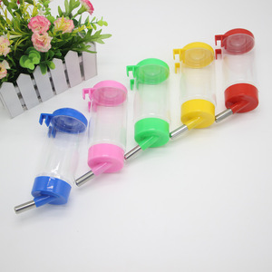 Botella de agua colgante para mascotas, bebedero con tetina, 350ml, 450ml, alimentador de plástico para perros, gatos y cachorros, Color aleatorio - Product Image 1