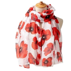 Écharpe pour femme en polyester de haute qualité, respirante, motif floral peint à la main, châle de voyage - Léger et toutes saisons - Product Image 1