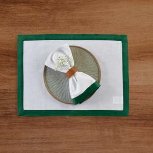 Sets de table en lin bordés avec finition bicolore pour événements commerciaux et salles de banquet - Product Image 1