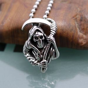 Collier pendentif en acier inoxydable, bijoux fantaisie, pendentif tête de mort faucille de la mort en acier titane, bijoux pour hommes - Product Image 1