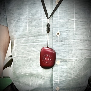 Localizador GPS 4G Antipérdida con Botón de Pánico y Llamada SOS con Alerta de Caída, Colgante de Rastreo RF-V50 Diseñado por - Product Image 3