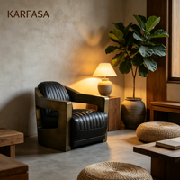 Fauteuil club vintage en cuir marron avec garniture cloutée, pieds en bois, chaise longue en cuir de vachette vieilli pour salon et salle de lecture
