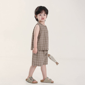 <span class=keywords><strong>New</strong></span> Fashion Baby Suit Jungen Sommer Casual Outfit Dünne karierte Weste und Shorts Zweiteiliges Set im koreanischen Stil für kleine Kinder - Product Image 3