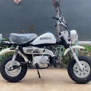 <span class=keywords><strong>Moto</strong></span> Ducati 696 Street <span class=keywords><strong>Mini</strong></span> importée pour petit monstre 150 Tout-terrain Rétro Utilisé >80 km/h - Product Image 5