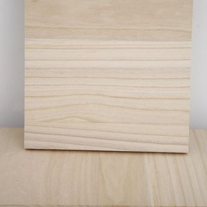 Fournisseur chinois de planches légères en bois de Paulownia Kiri pour la décoration de meubles et de maisons - Product Image 1