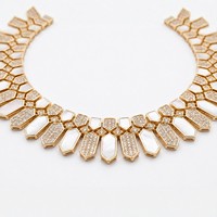 Parures de bijoux de luxe au design géométrique d'inspiration moyen-orientale, plaquées or 18 carats, avec coquillages naturels, comprenant collier, boucles d'oreilles, bague et bracelet