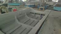 Bateau de pêche en mer en fibre de verre 4,8m/5,3m/5,8m, bateau de transport à coque en V profond, commande manuelle, poste de pilotage arrière, vente en gros usine
