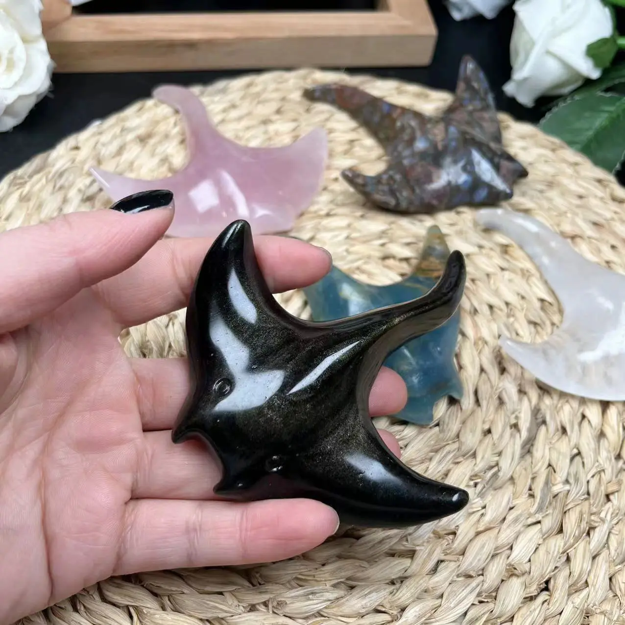 Kualitas Tinggi Kristal Alami Ikan Manta Ray Emas Obsidian Ikan Manta Ray Rose Quartz Kerajinan Ikan untuk Hadiah-XCG