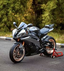 Motocicleta Deportiva <span class=keywords><strong>Yamaha</strong></span> <span class=keywords><strong>R1</strong></span> Modelo Racing de Alto Rendimiento para Entusiastas del Deporte - Product Image 1