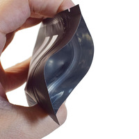 Sacs d'emballage en Mylar refermables noirs personnalisés avec trois petites fermetures éclair, en plastique et aluminium, anti-odeur, à fermeture éclair, pour emballage.