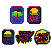 Patch PVC personnalisé STAY RAD, motif coucher de soleil sur la plage, badge moral rétro en caoutchouc avec fixation auto-agrippante pour sacs à dos, vestes et équipements