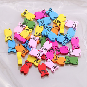 Perles en <span class=keywords><strong>bois</strong></span> en forme de poisson, motif dessin animé mignon, colorées, pour DIY, accessoires pour petits paniers, perles détachées - Product Image 4